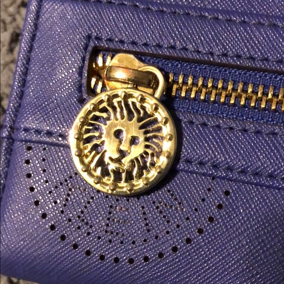 Medium hand held wallet - Picture 2 of 3